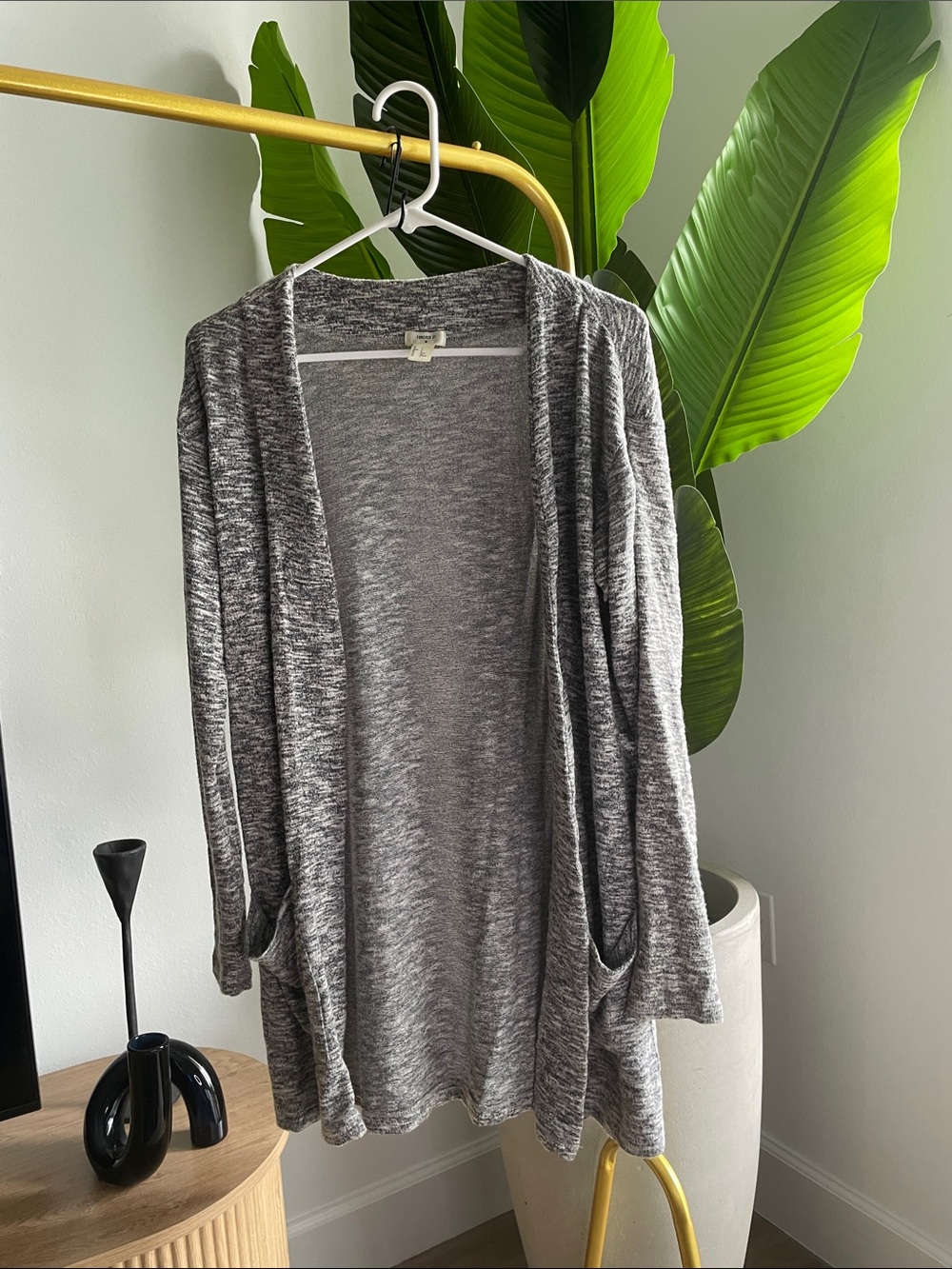 Forever 21 Gray Open-Front Knit Cardigan w/ cute pockets